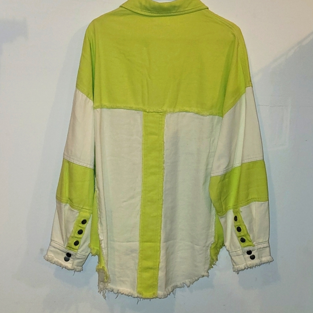 Women's New without tags POL light weight jean jacket. Sz small oversized. Nwots - Picture 2 of 9